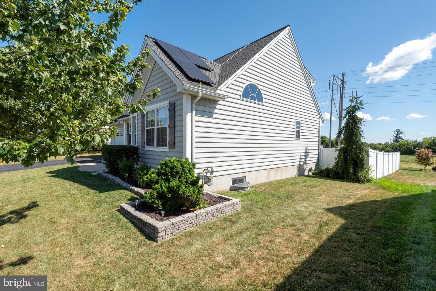 2915 Anthony Way photo 3