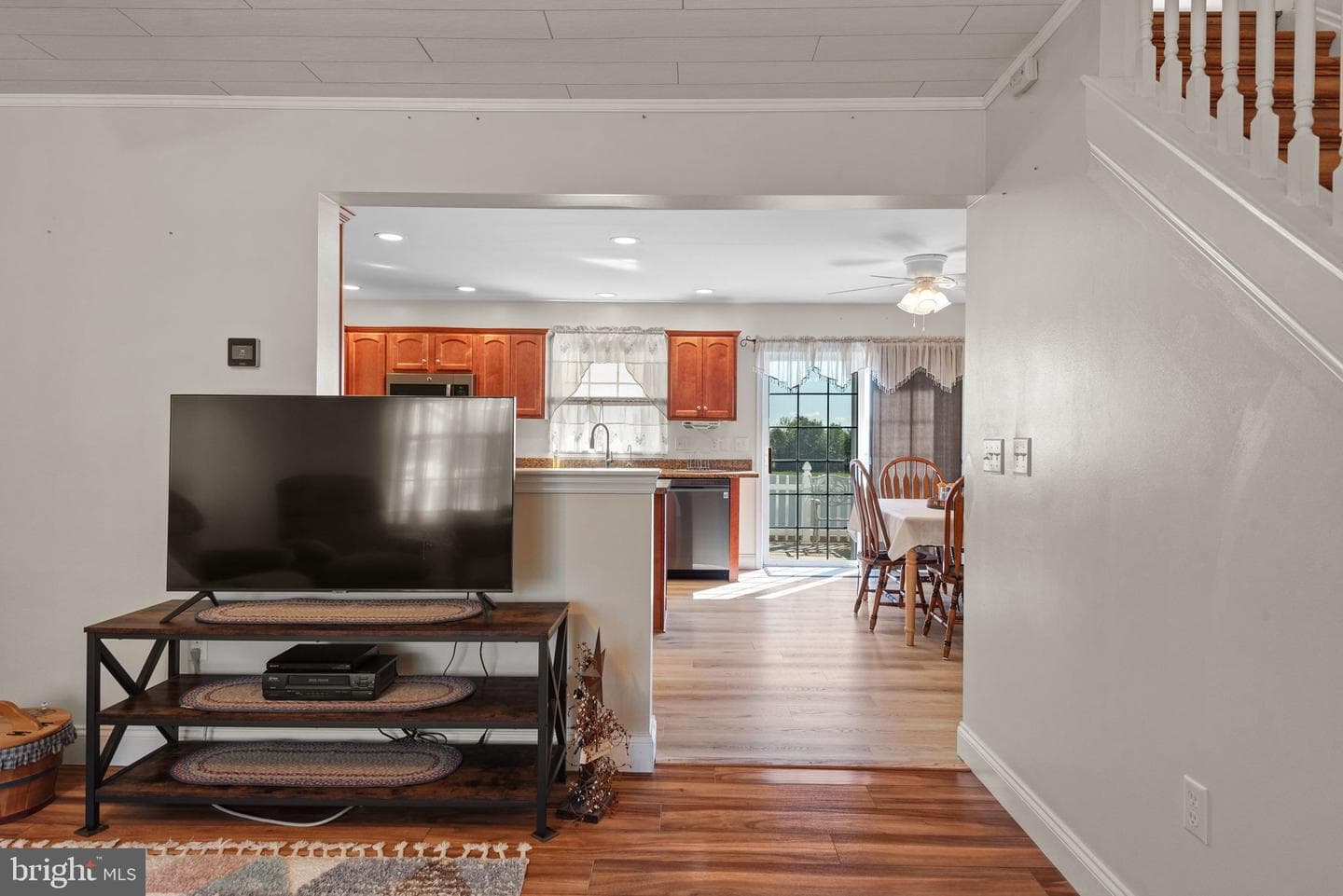 2915 Anthony Way photo 8