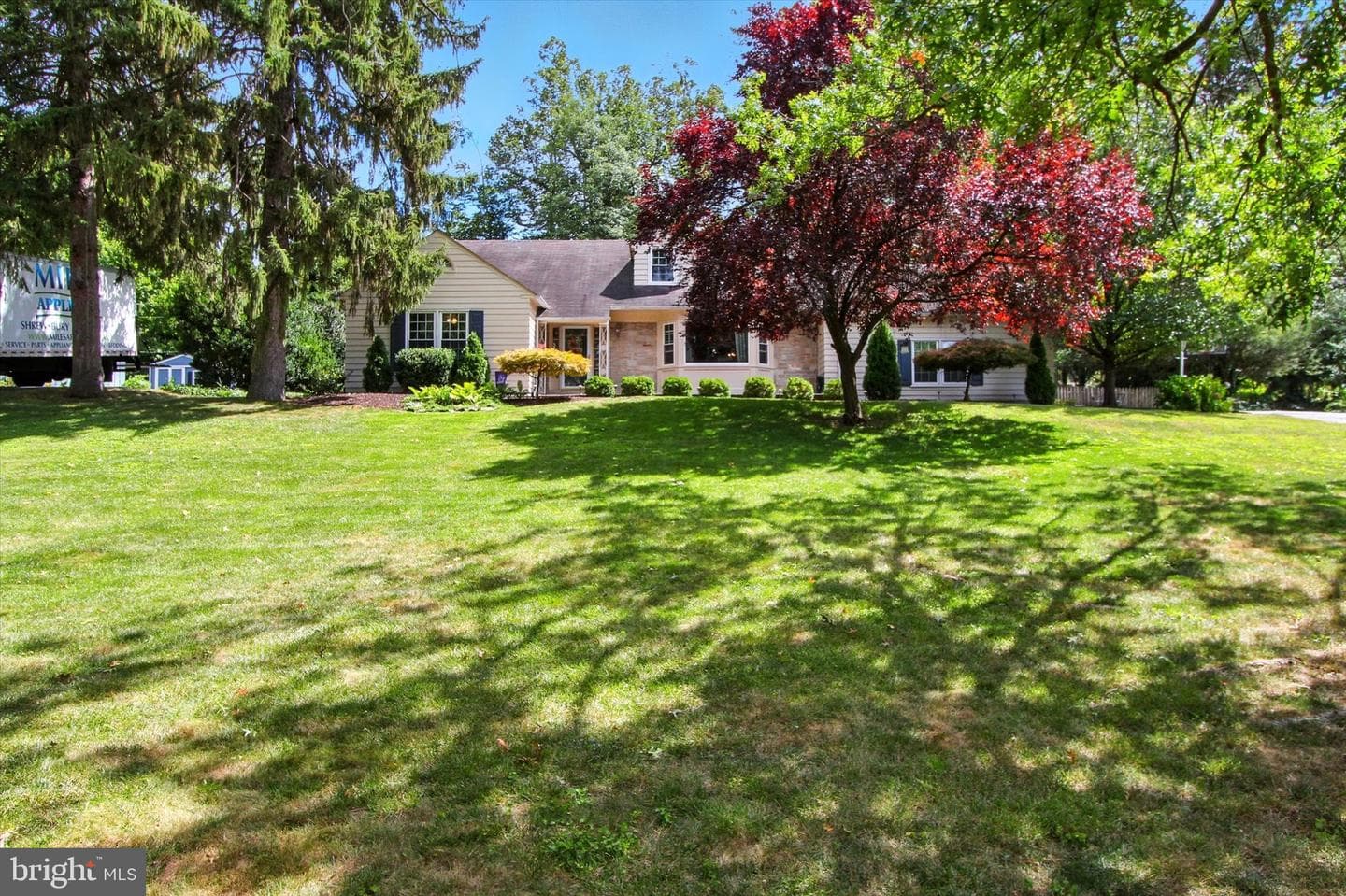938 Somerset Lane photo 2