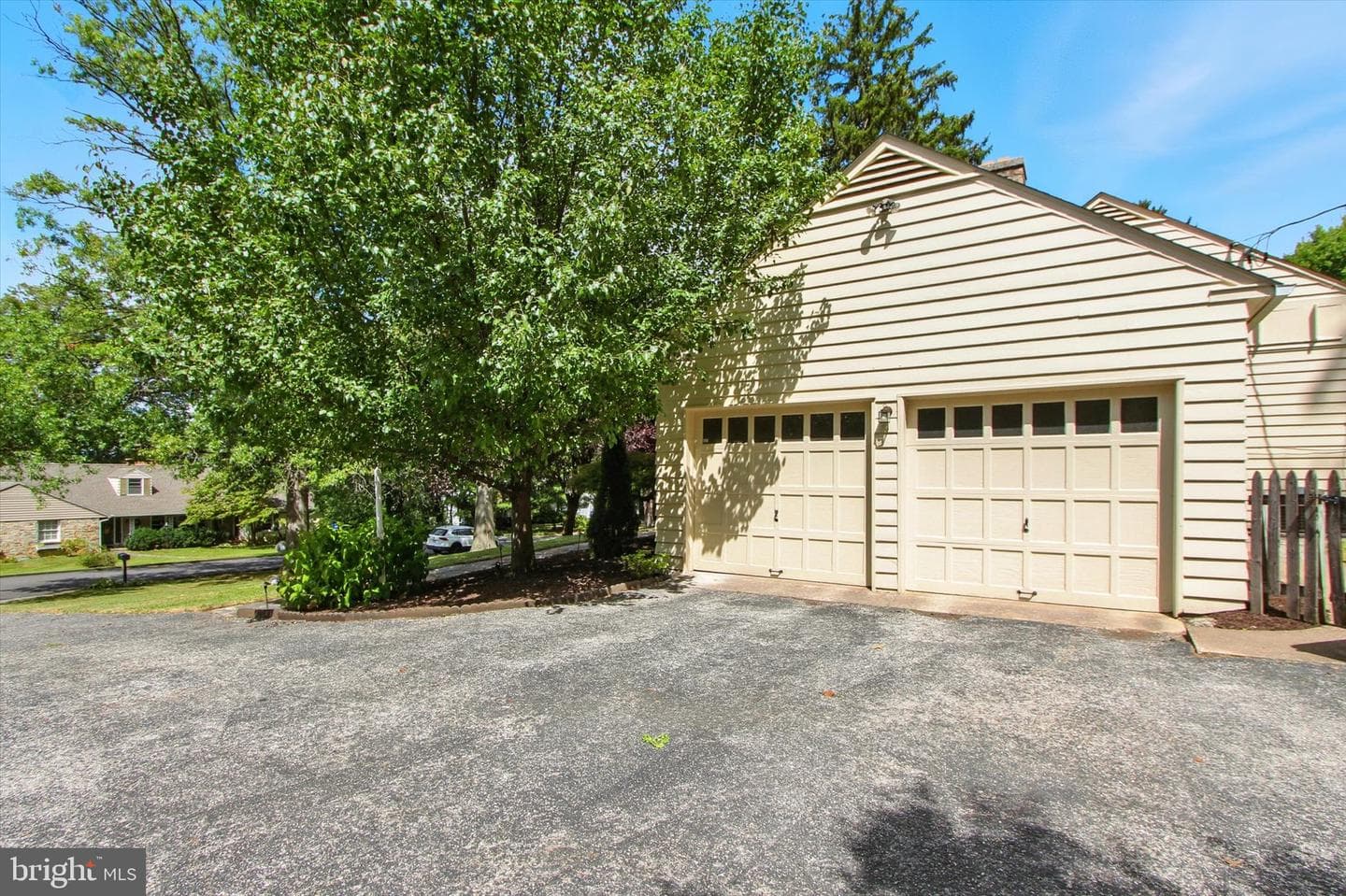 938 Somerset Lane photo 4