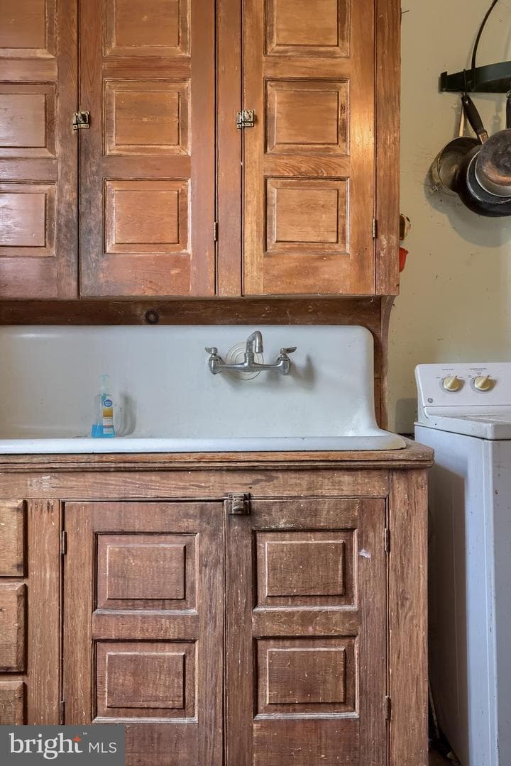 23 E George Street photo 18