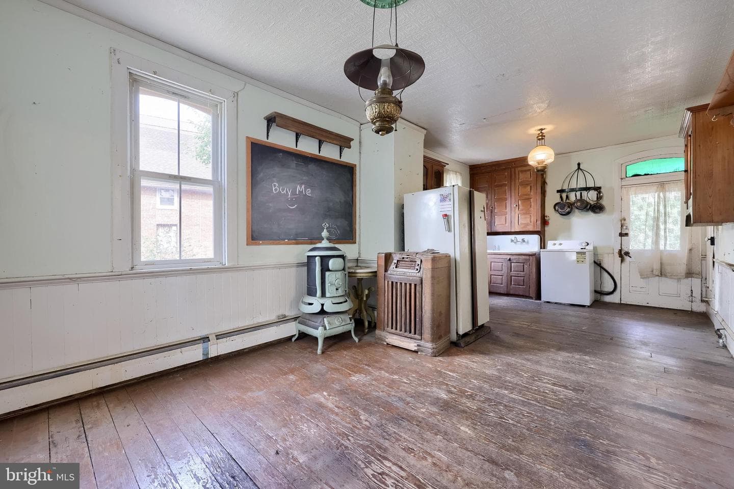 23 E George Street photo 8
