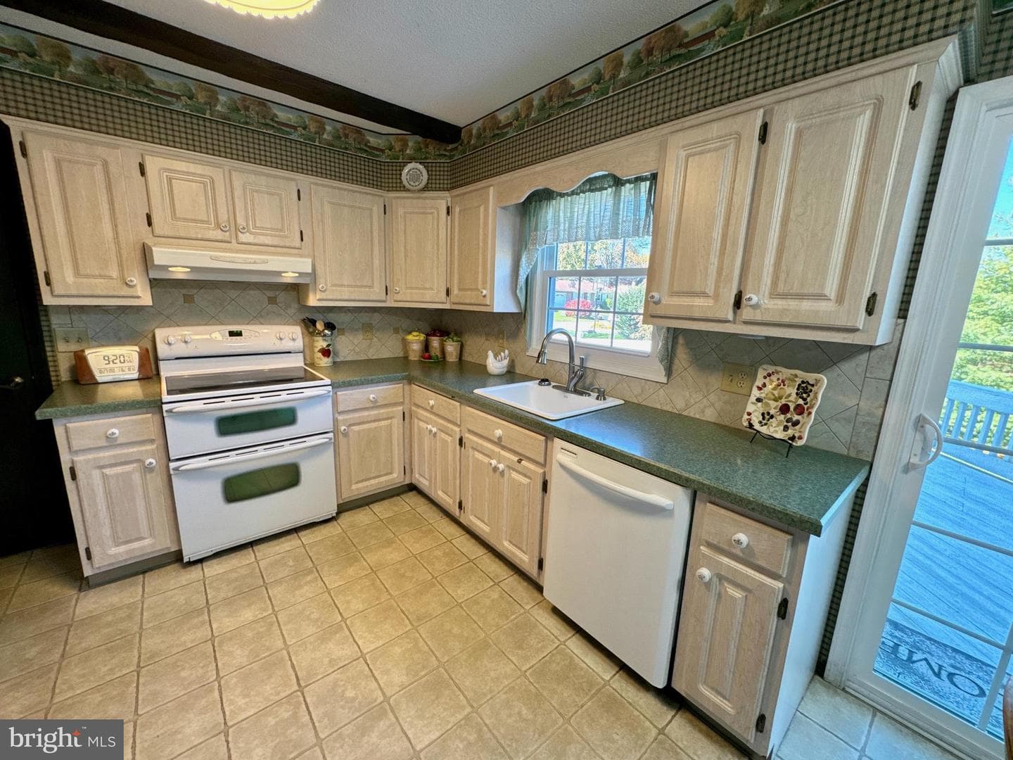 167 Walter Road photo 19