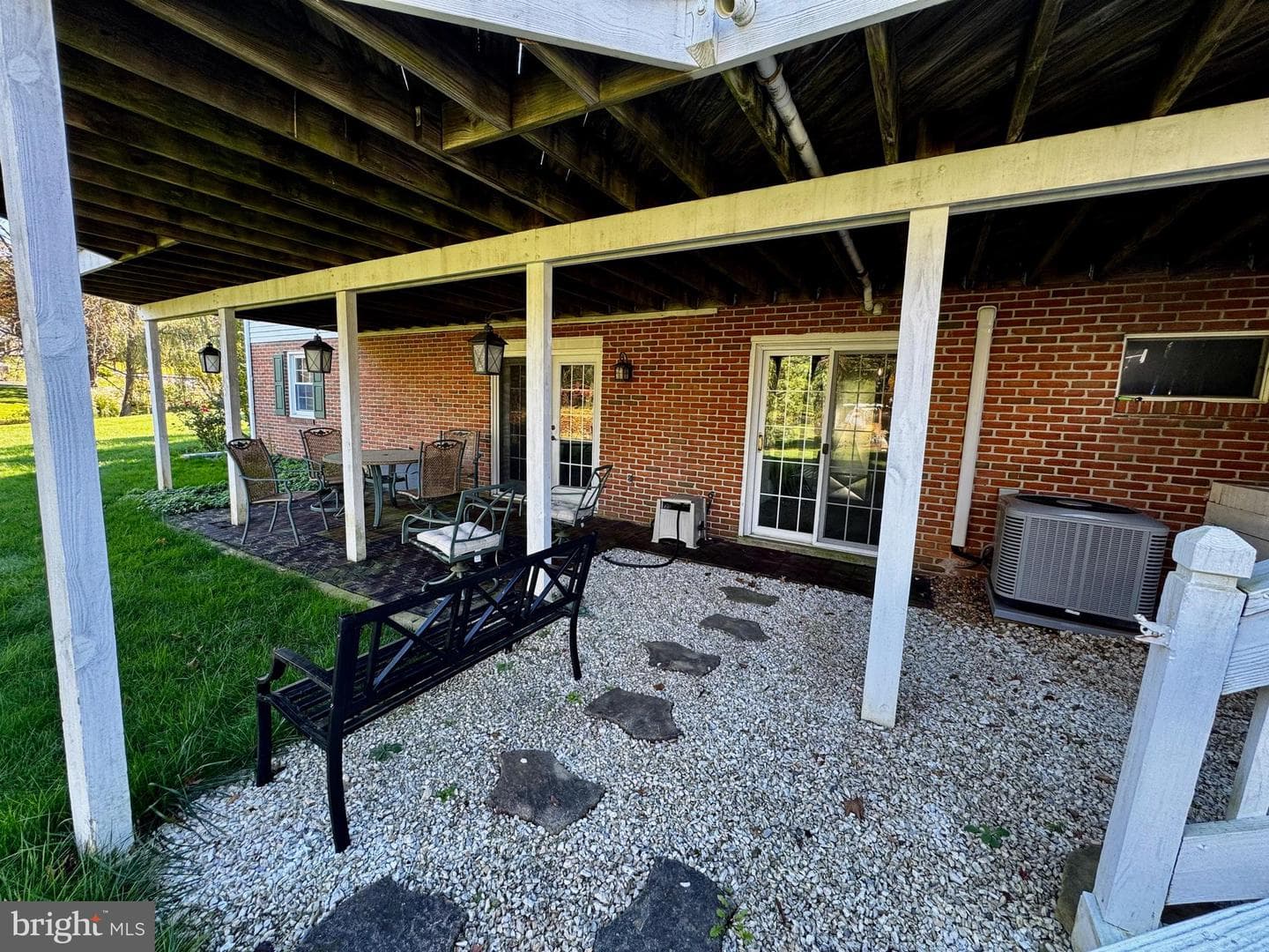 167 Walter Road photo 57