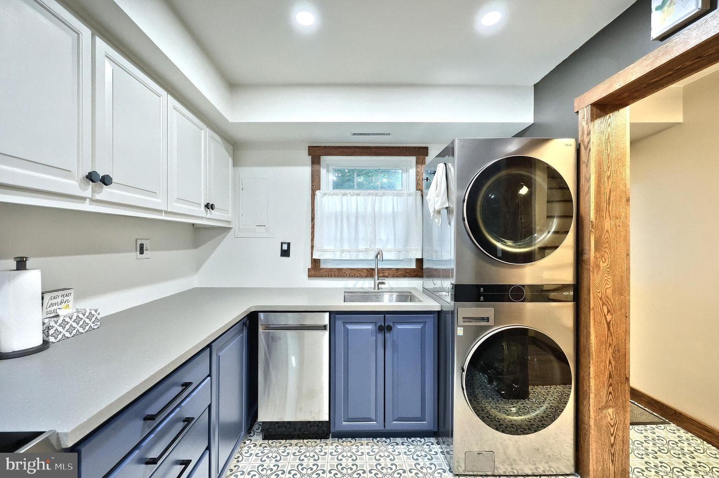 1618 Devers Road photo 3