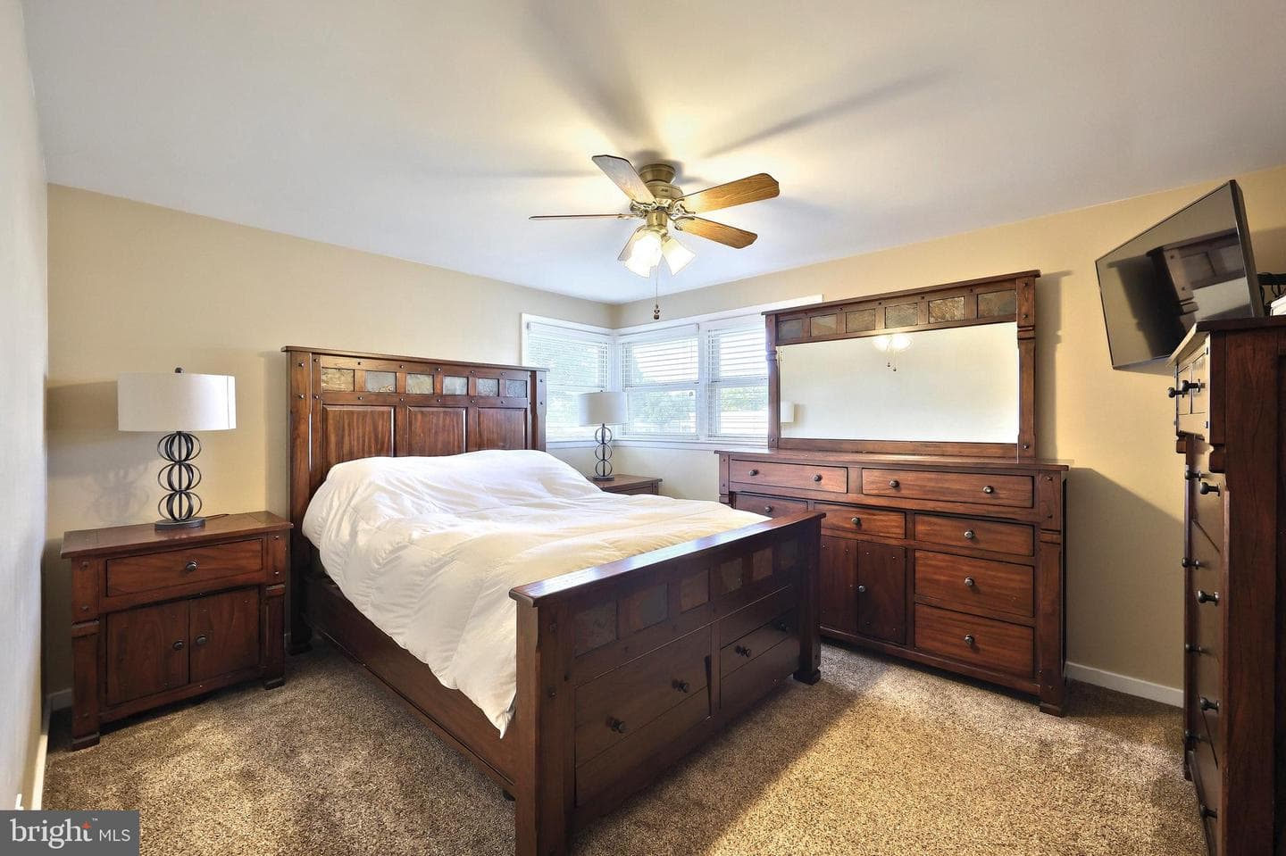 2437 Schoolhouse Lane photo 16