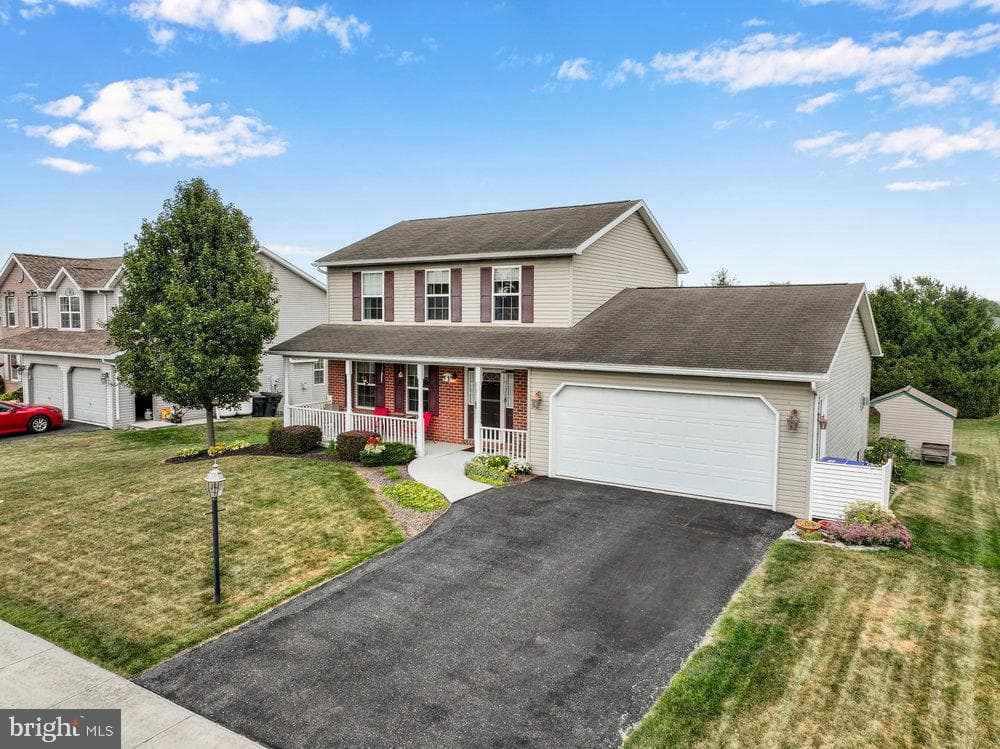 151 Martel Circle photo 3