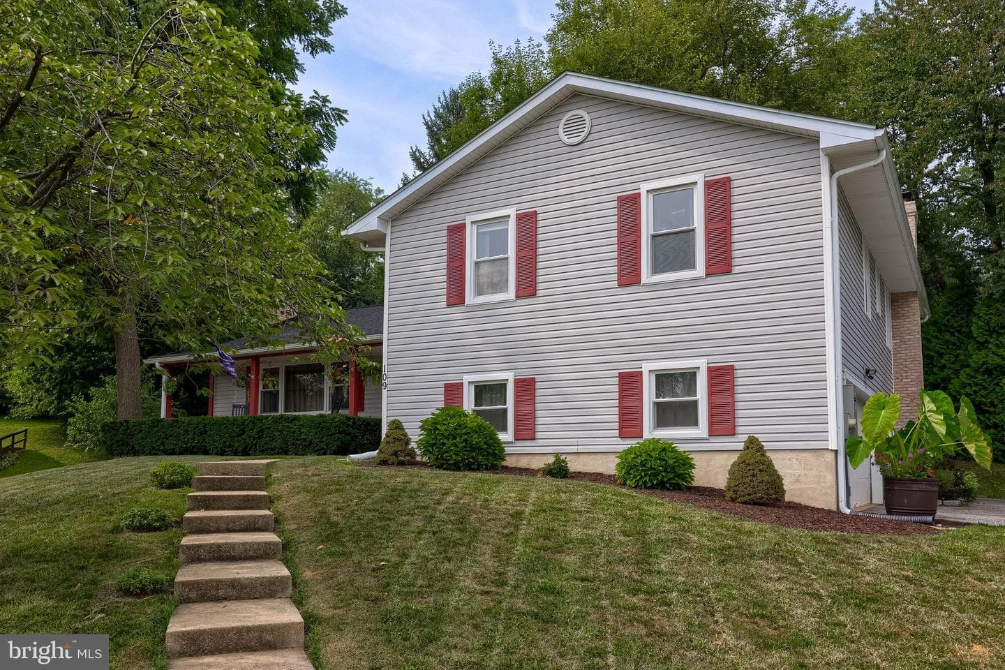 109 Lyle Circle