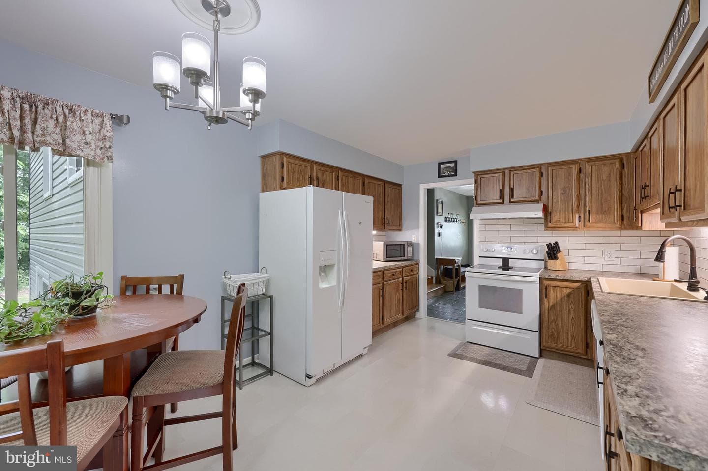 109 Lyle Circle photo 12