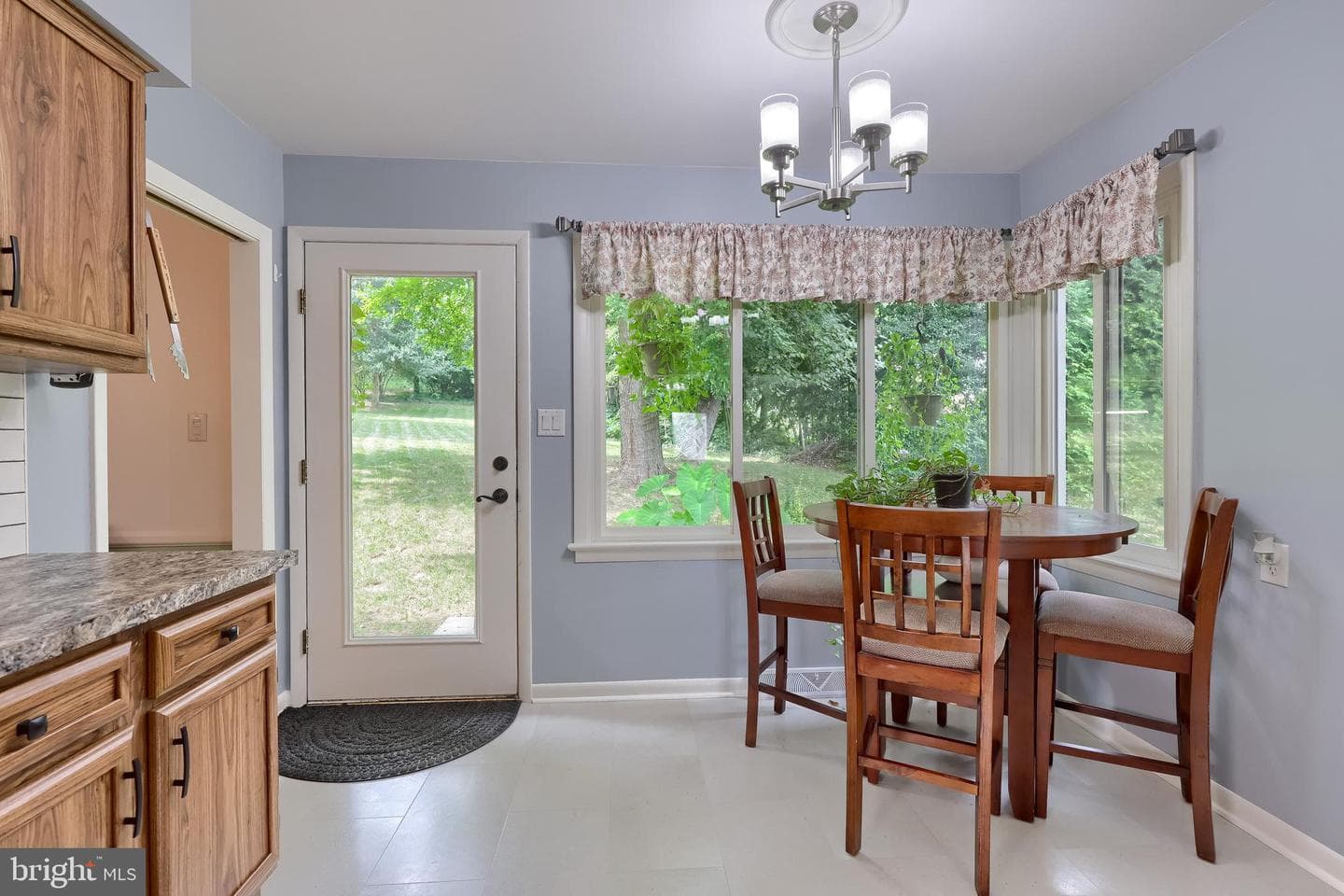 109 Lyle Circle photo 13