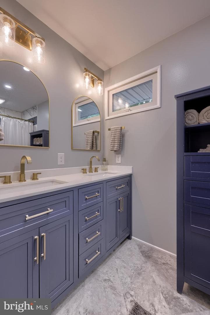 109 Lyle Circle photo 32