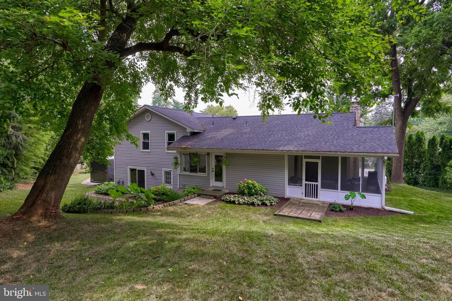 109 Lyle Circle photo 44