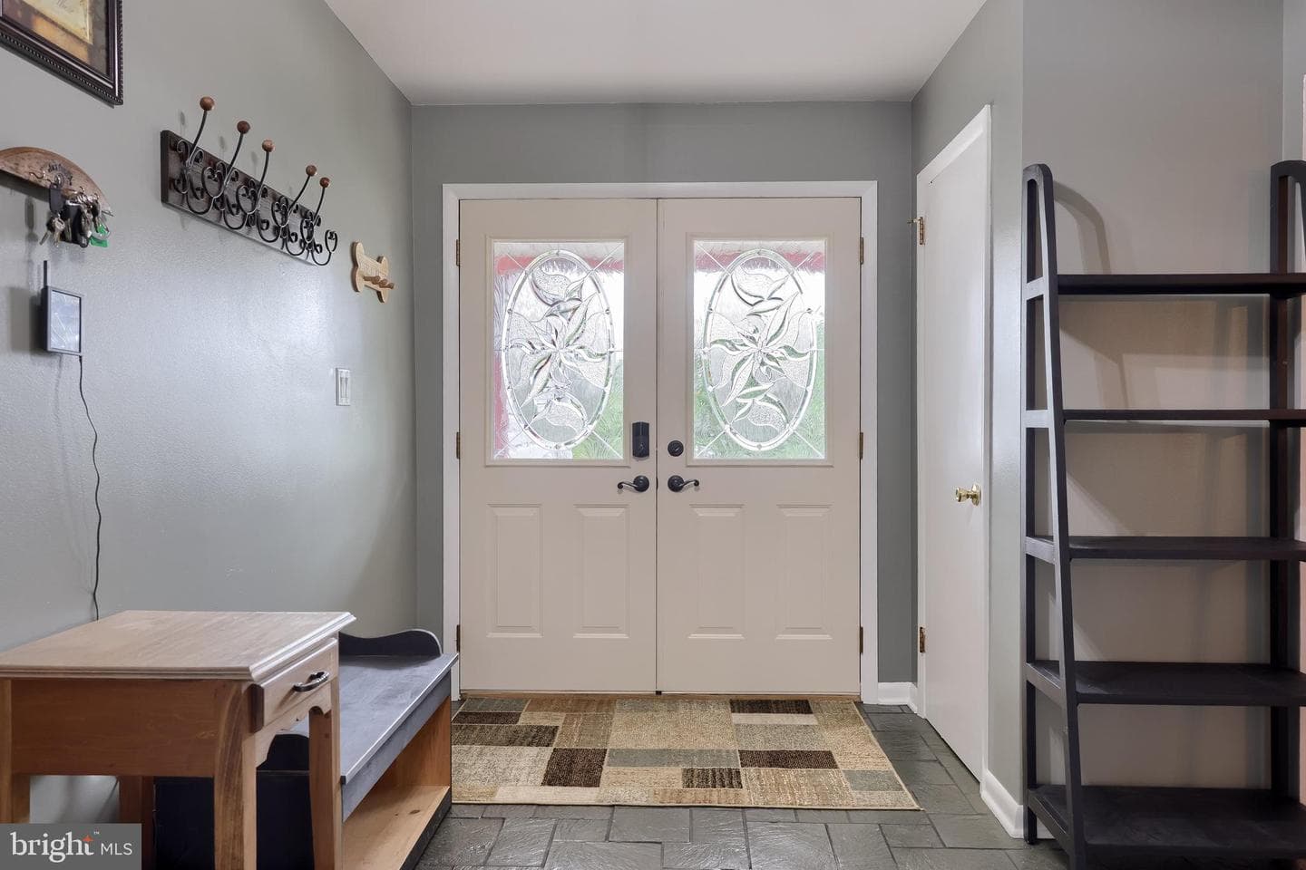 109 Lyle Circle photo 5