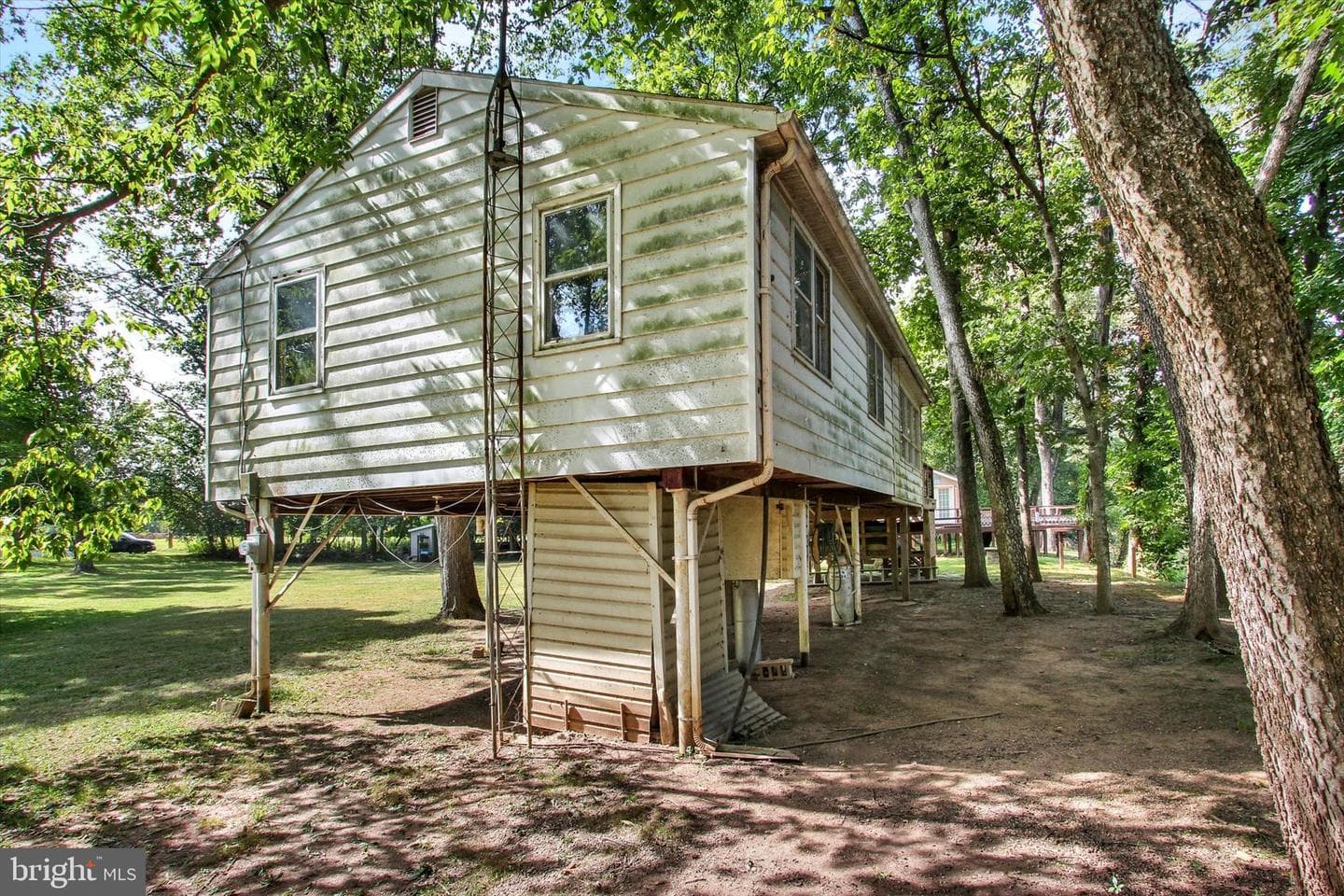 719 N Creek Road photo 11