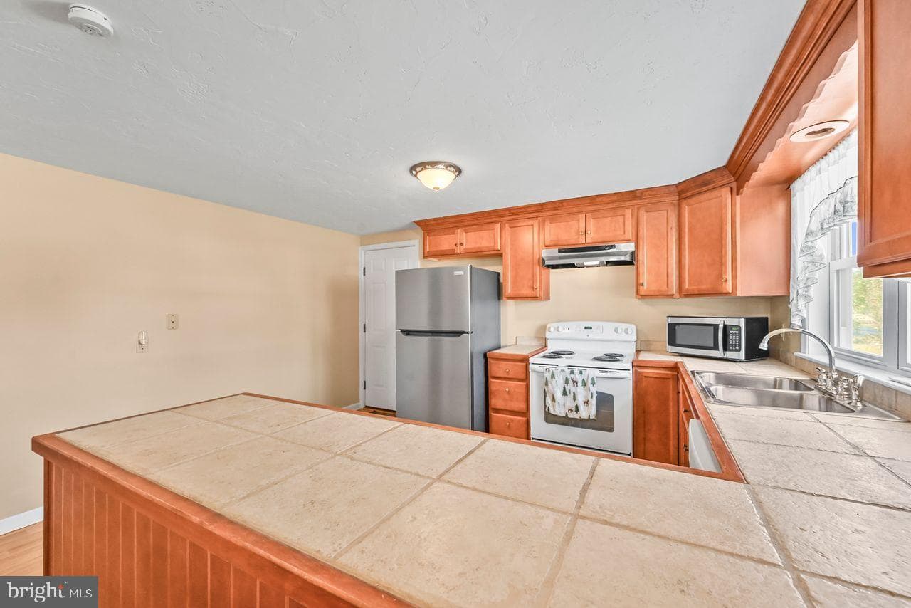 400 Fairview Drive photo 16