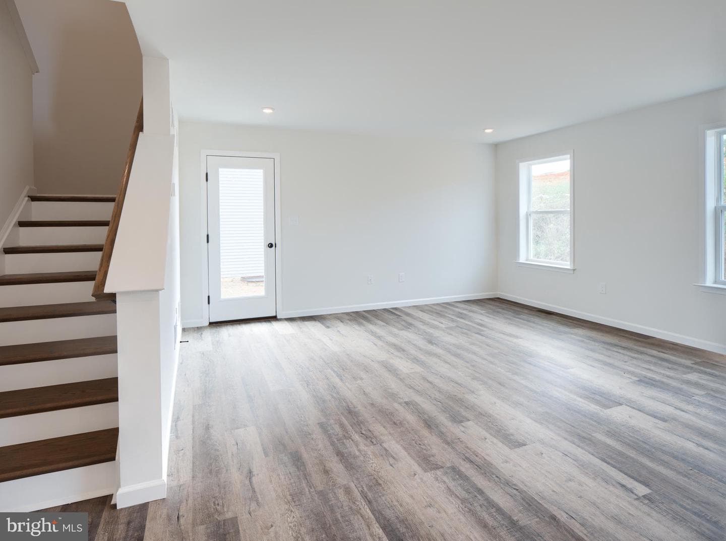 311 Boxwood Drive, Windsor