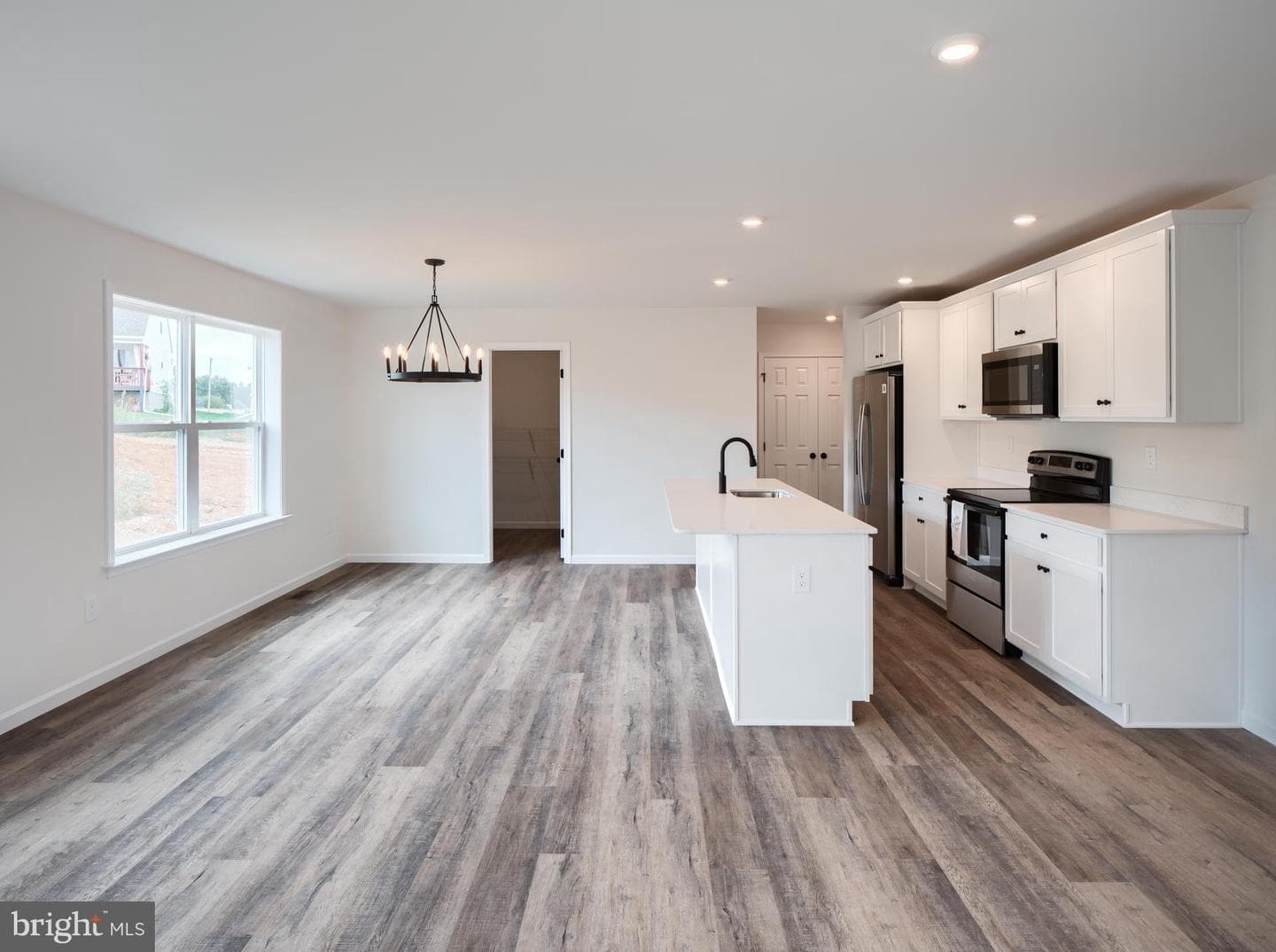 311 Boxwood Drive photo 4