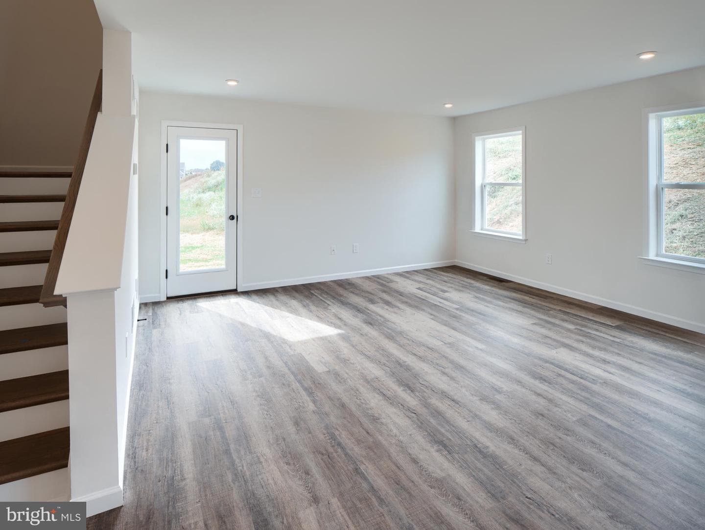 307 Boxwood Drive photo 4
