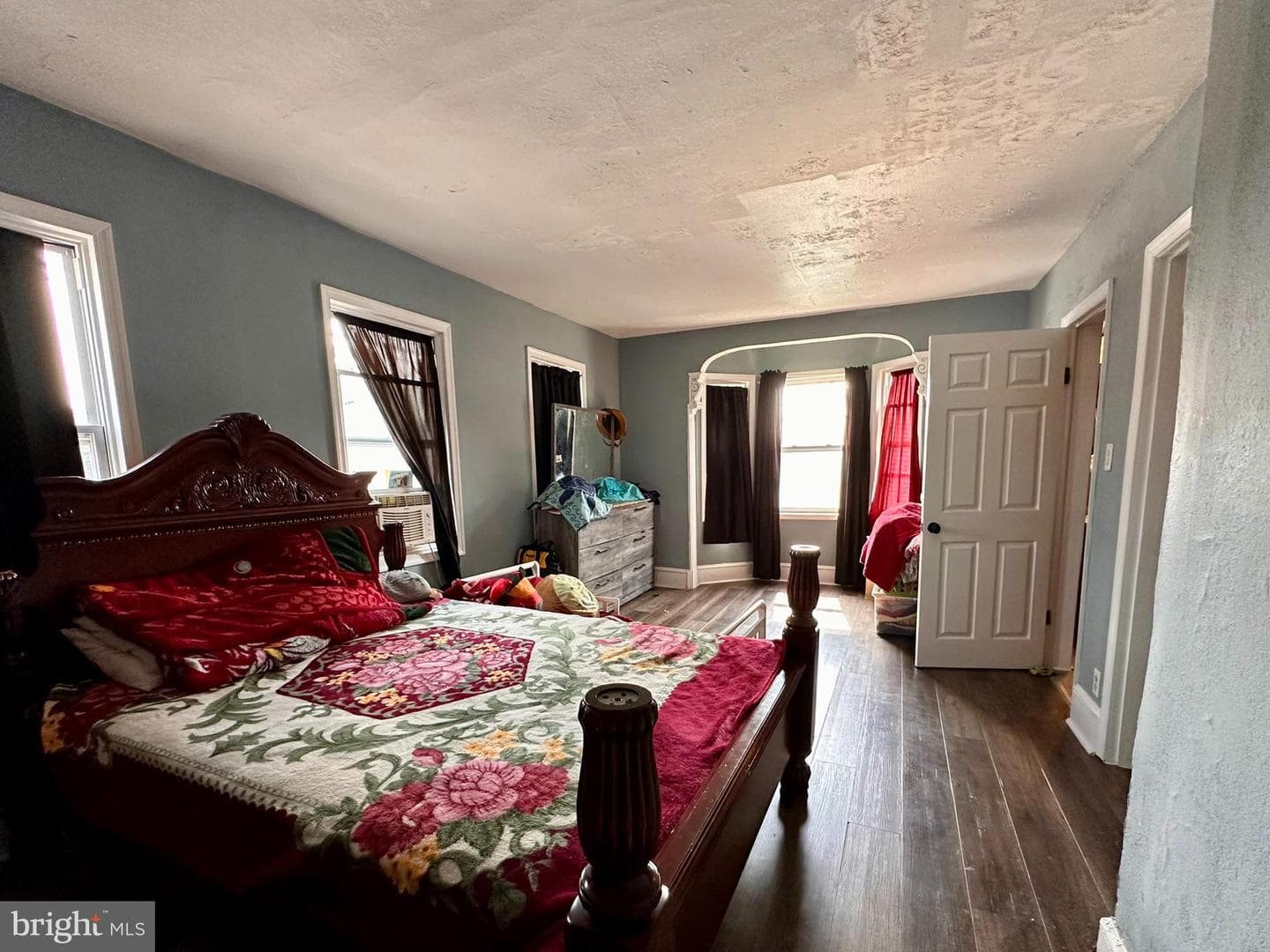 32 N York Street photo 19
