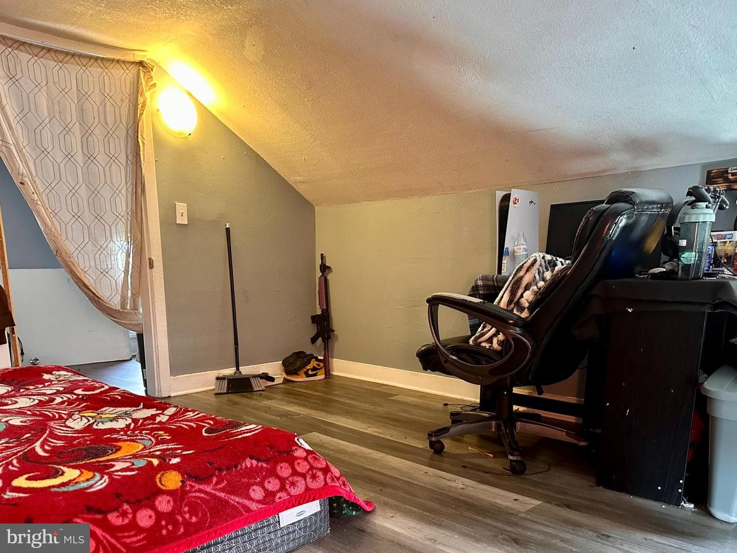 32 N York Street photo 24