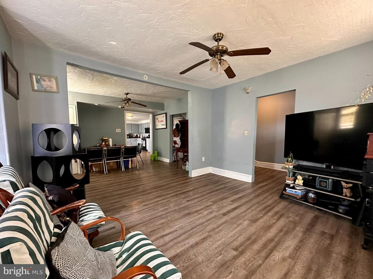 32 N York Street photo 7