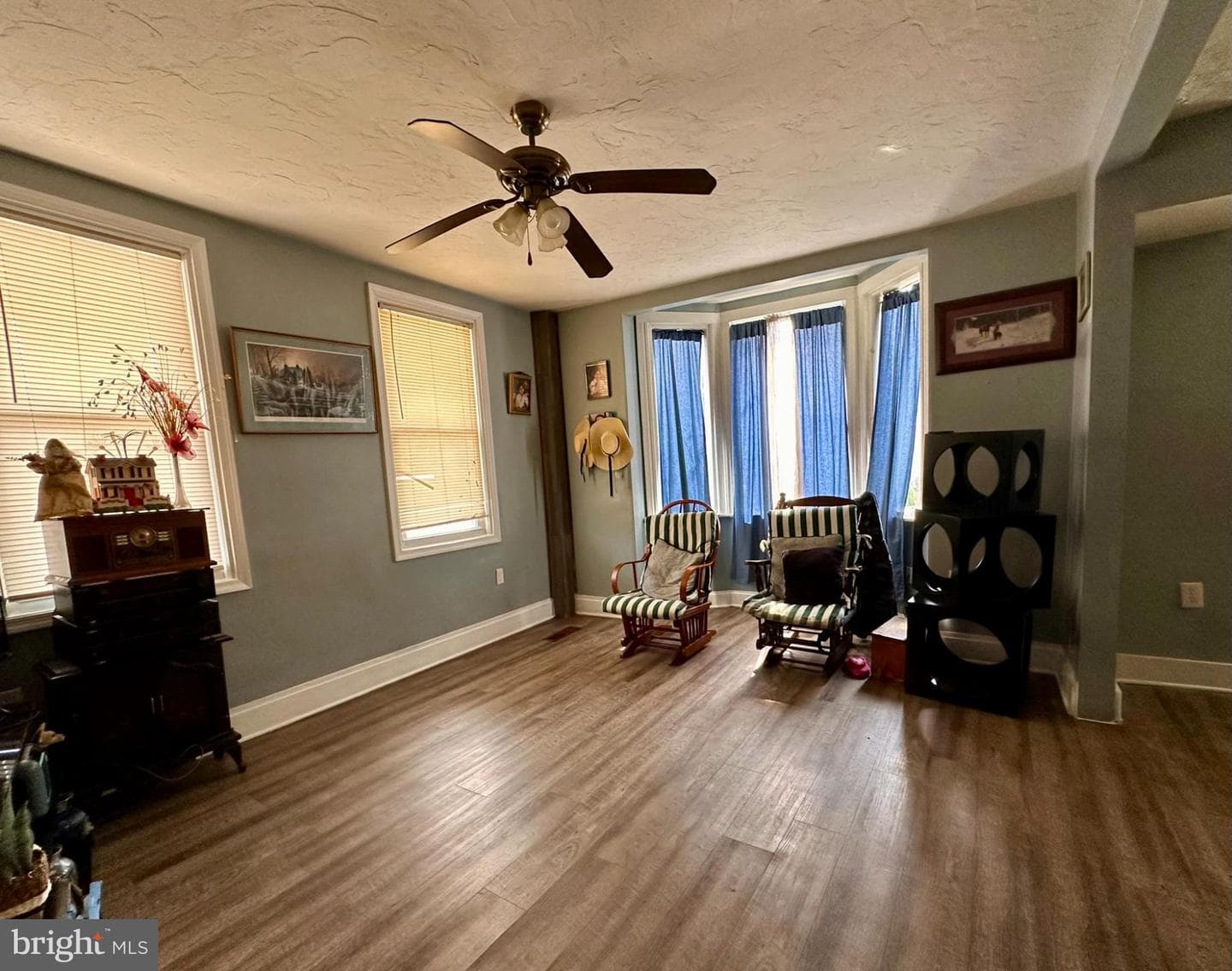 32 N York Street photo 8
