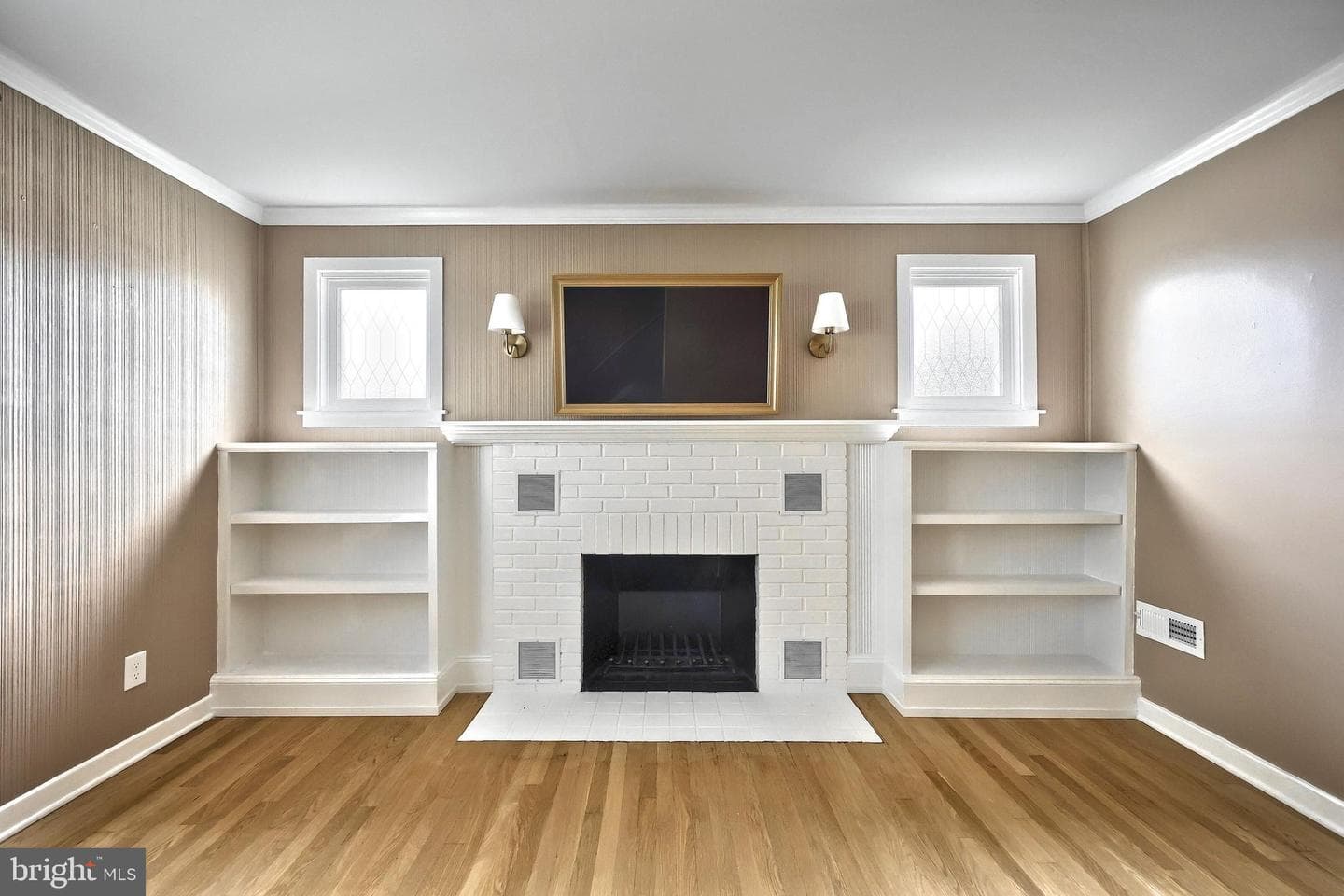 215 N Stephen Place photo 6