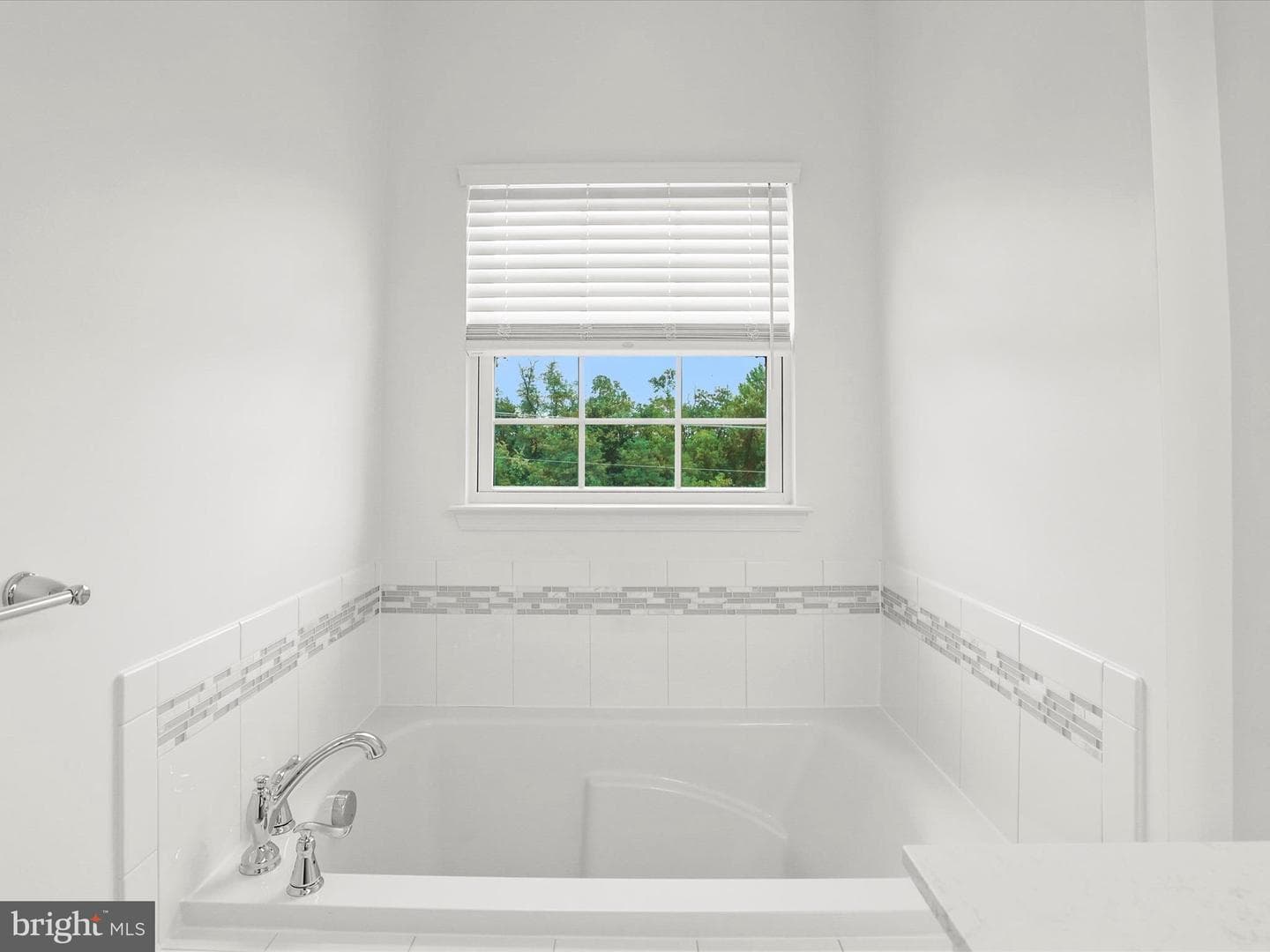 1215 Rannoch Lane photo 21