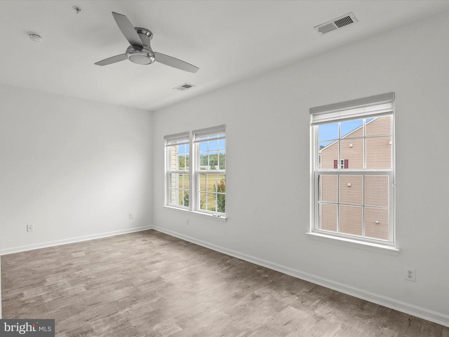 1215 Rannoch Lane photo 25