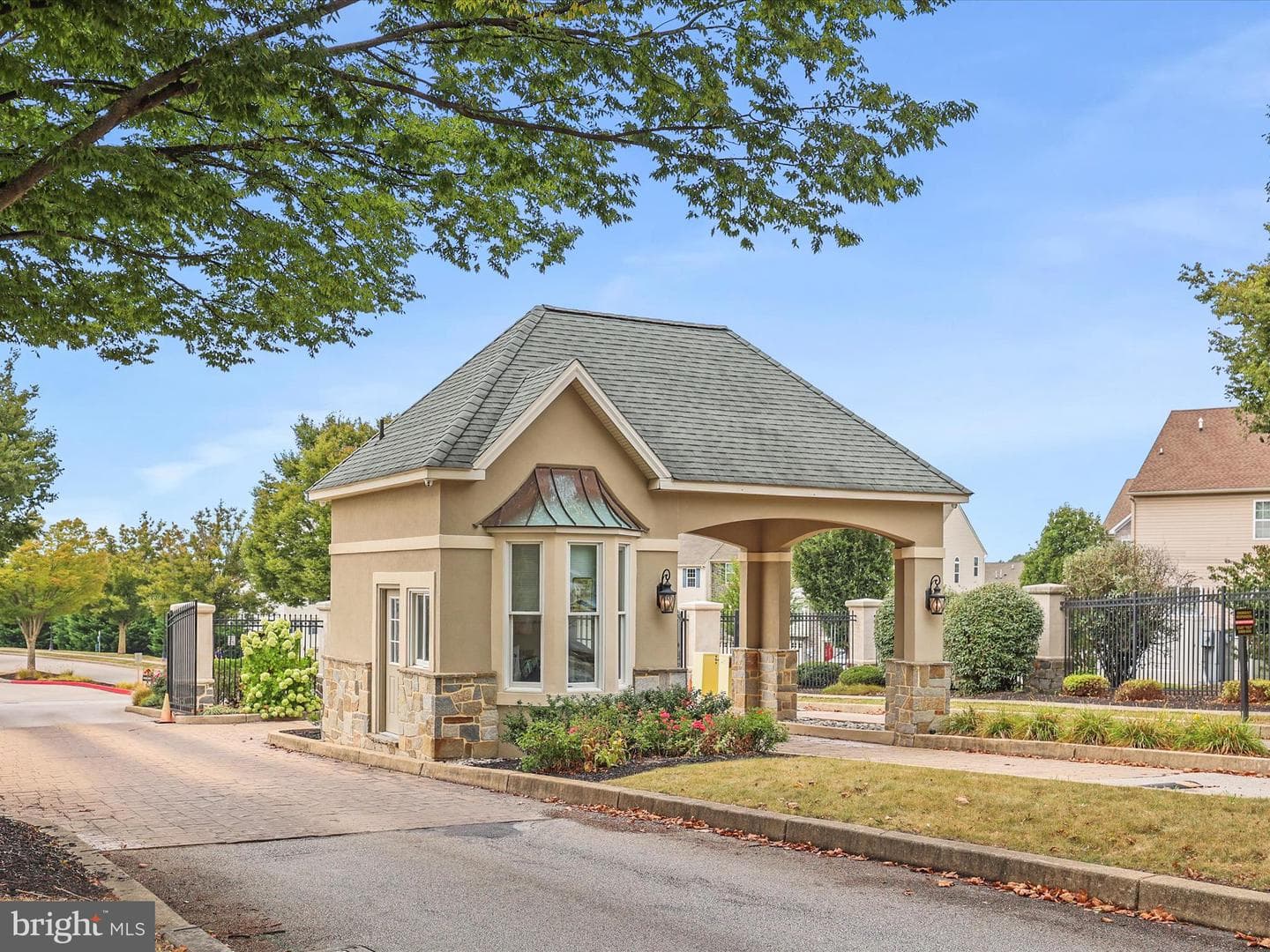 1215 Rannoch Lane photo 49