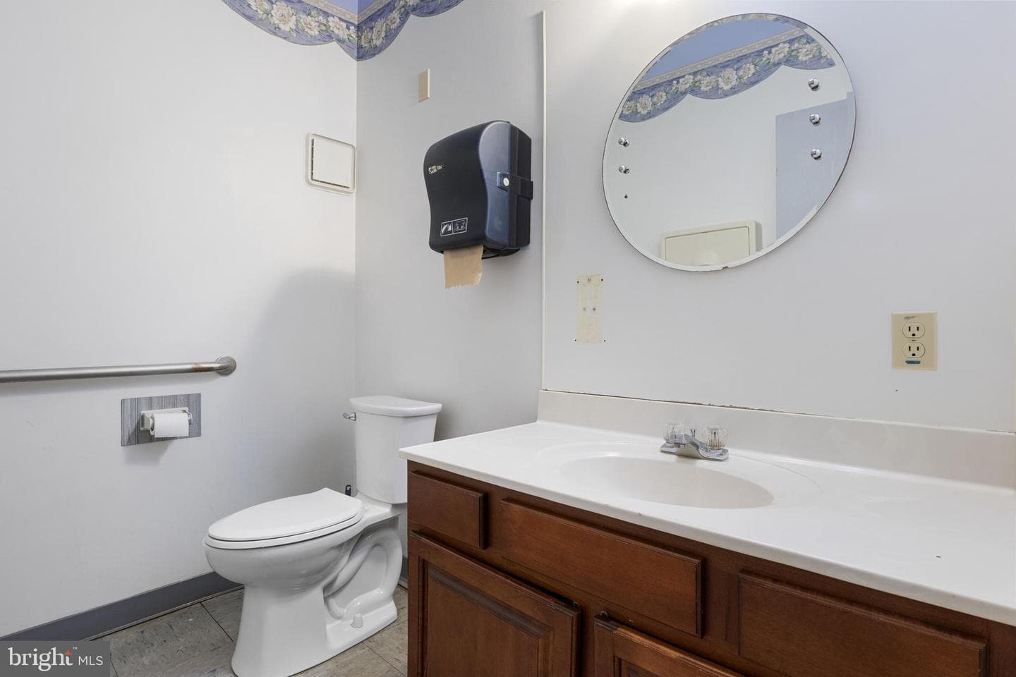 318 E Poplar Street photo 12