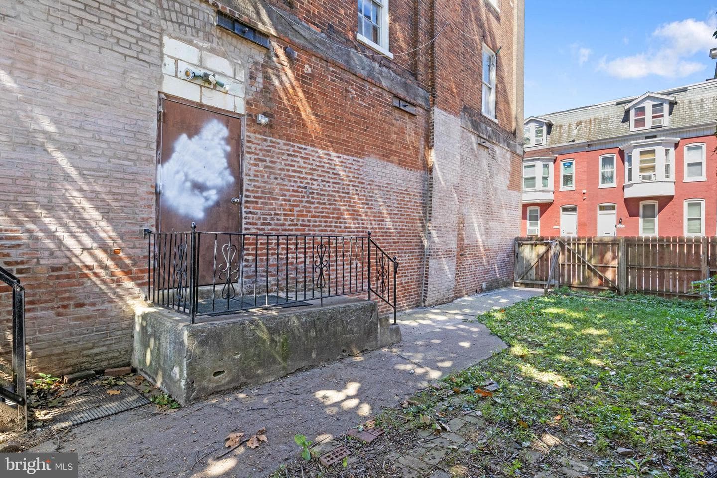 318 E Poplar Street photo 40