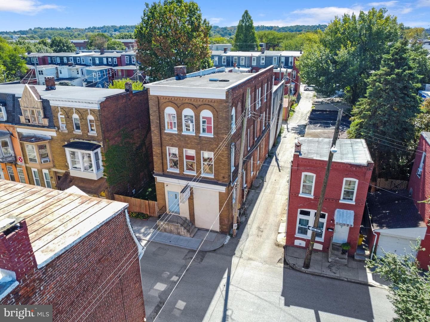 318 E Poplar Street photo 49