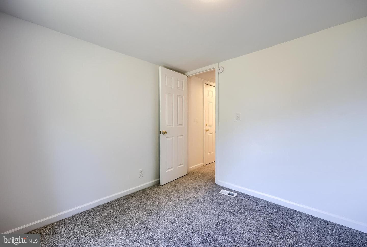 4391 Schoolhouse Road photo 23