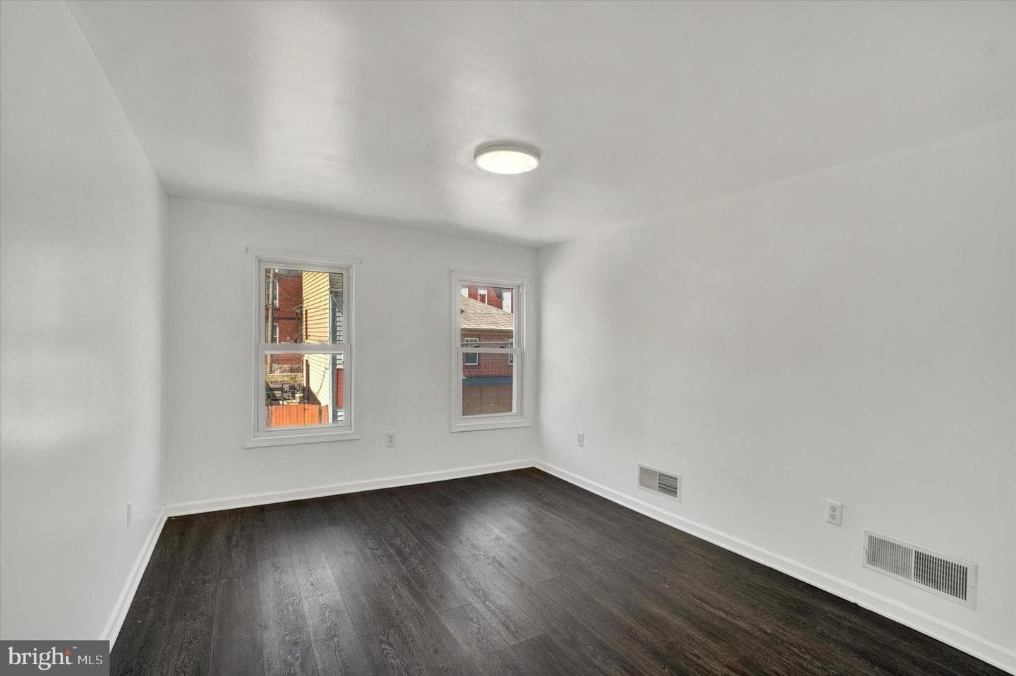 41 N West Street photo 11
