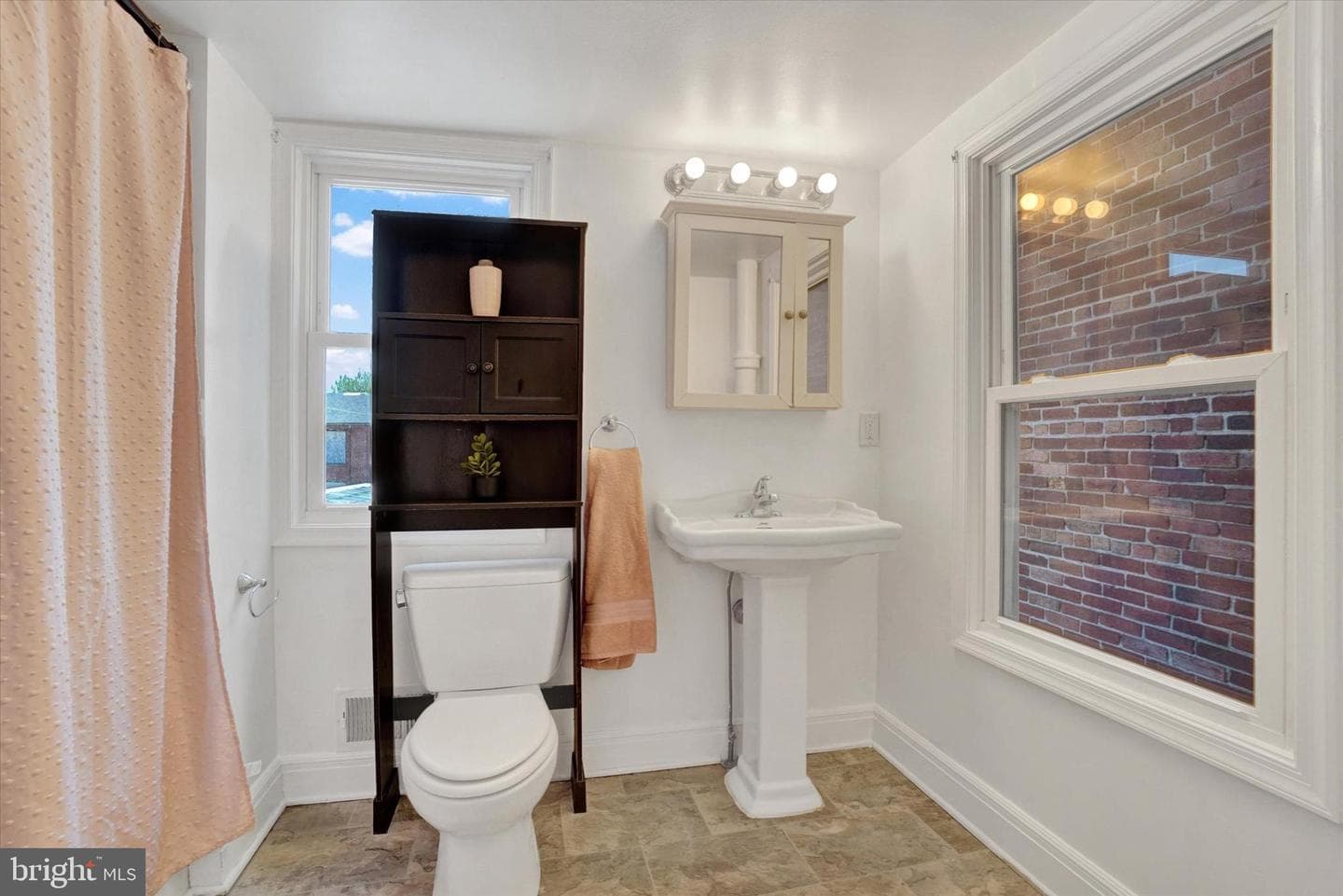 41 N West Street photo 13