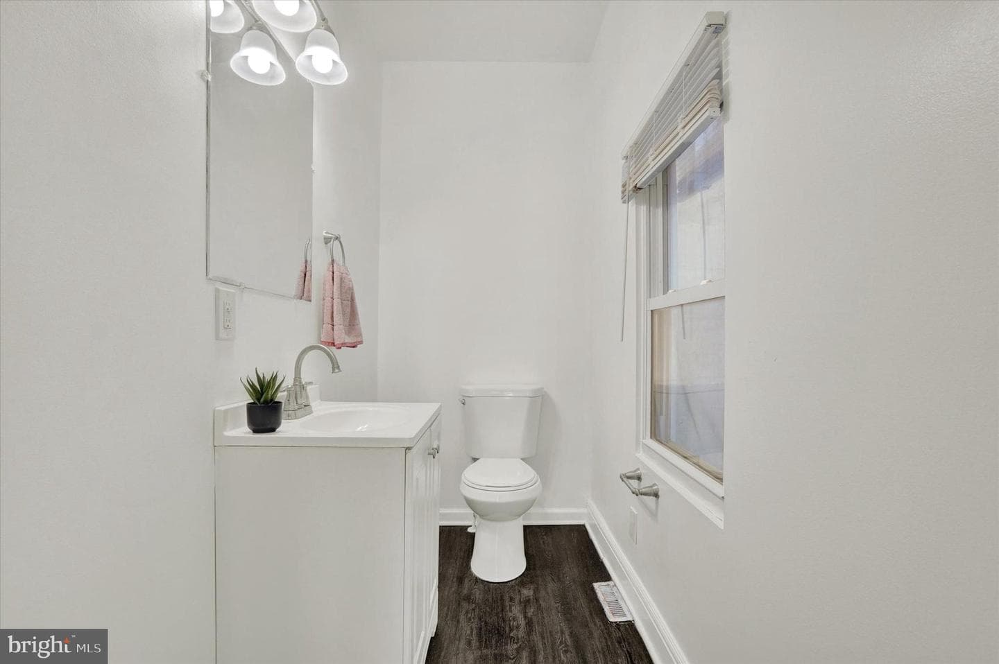 41 N West Street photo 5