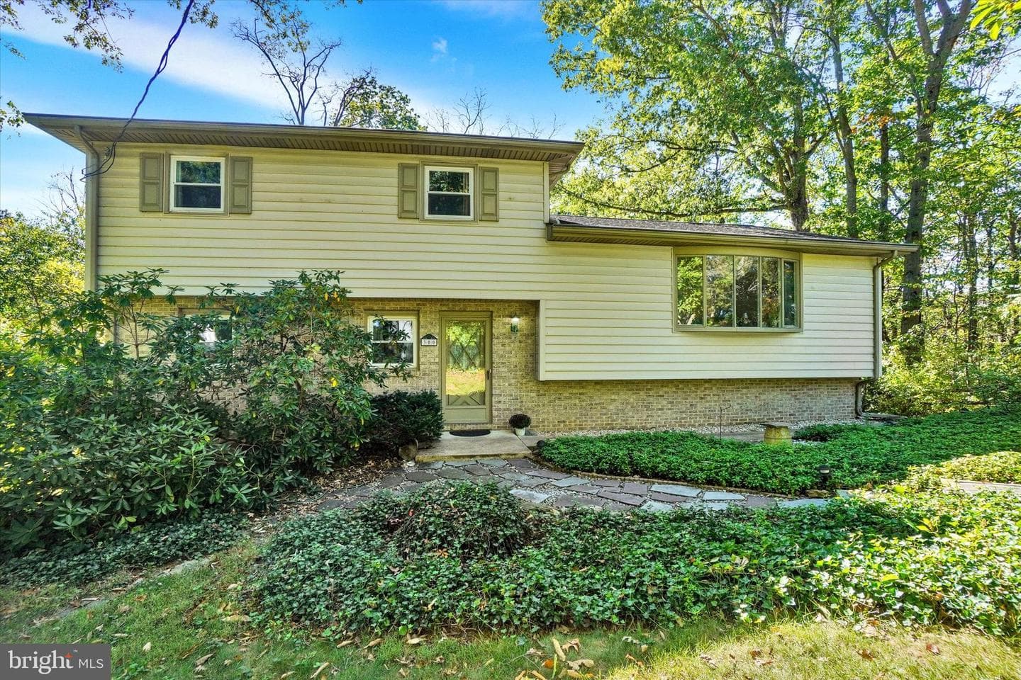 300 Holyoke Drive photo 2