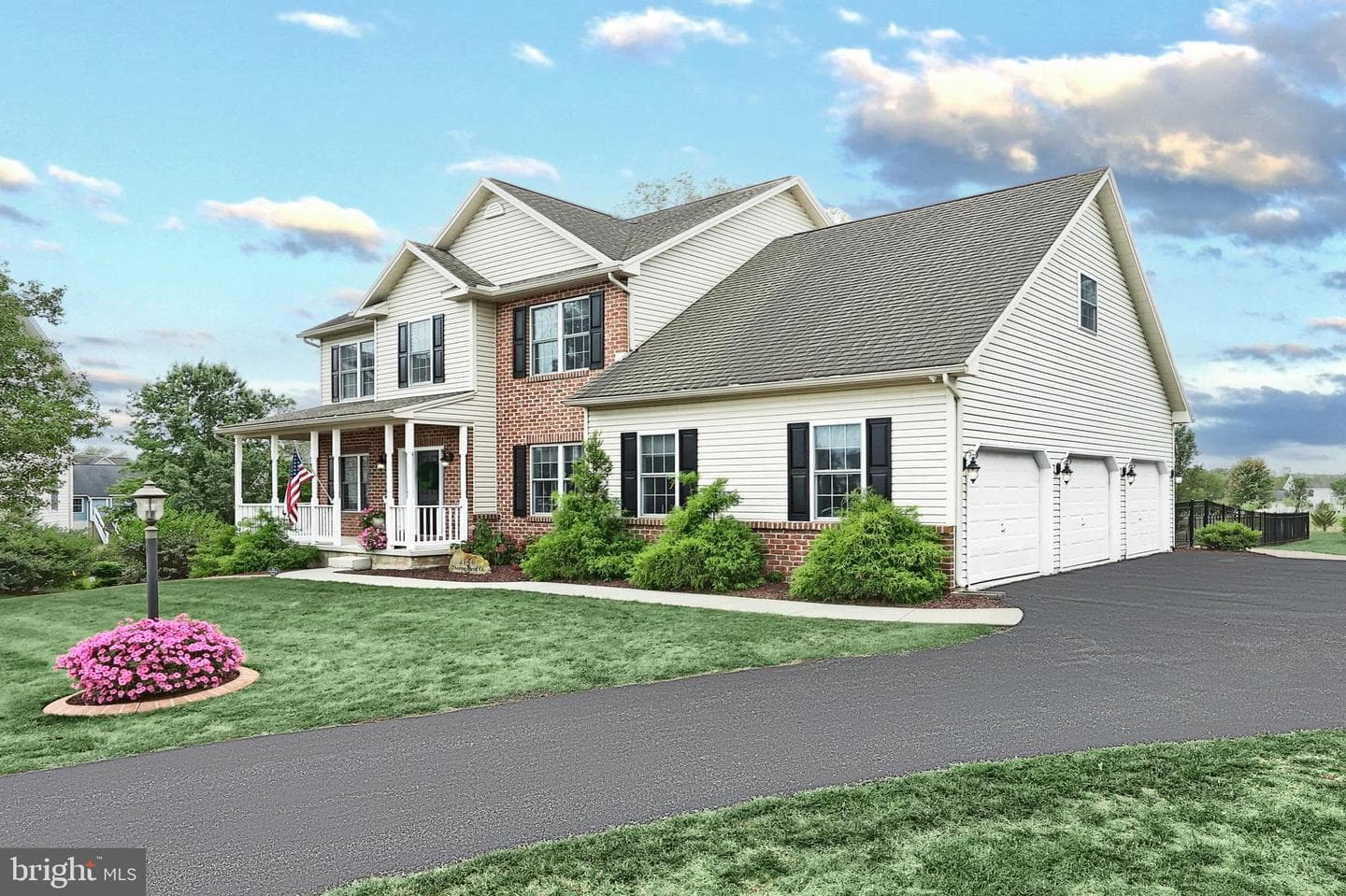 2140 Thoroughbred Court photo 2