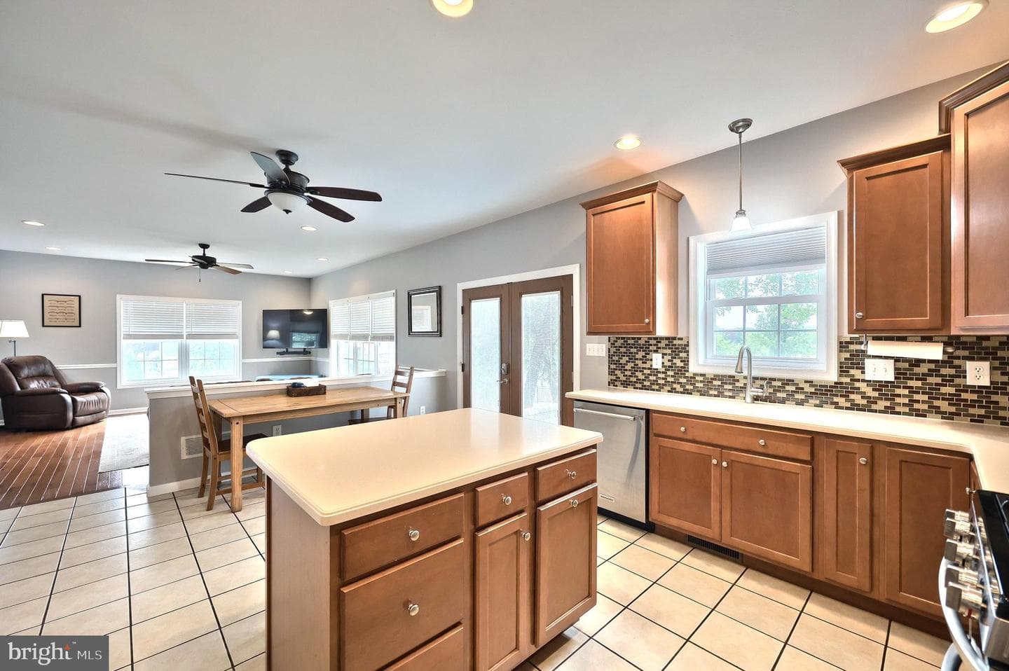 2140 Thoroughbred Court photo 23