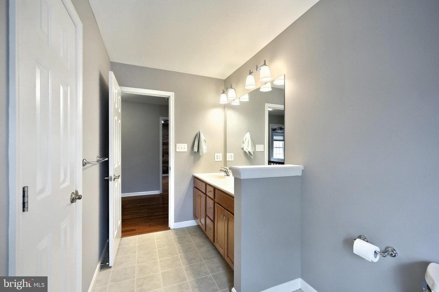 2140 Thoroughbred Court photo 31