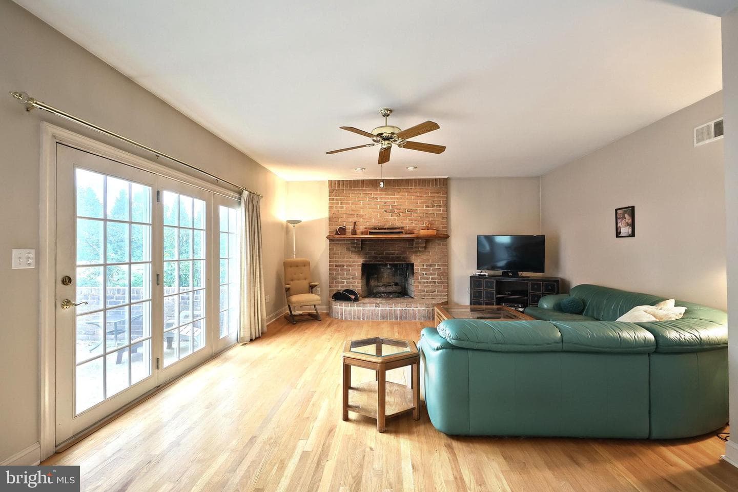 1425 Brittany Drive photo 24