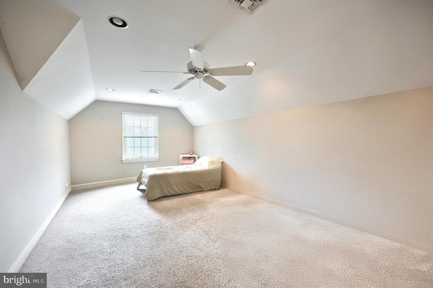1425 Brittany Drive photo 34