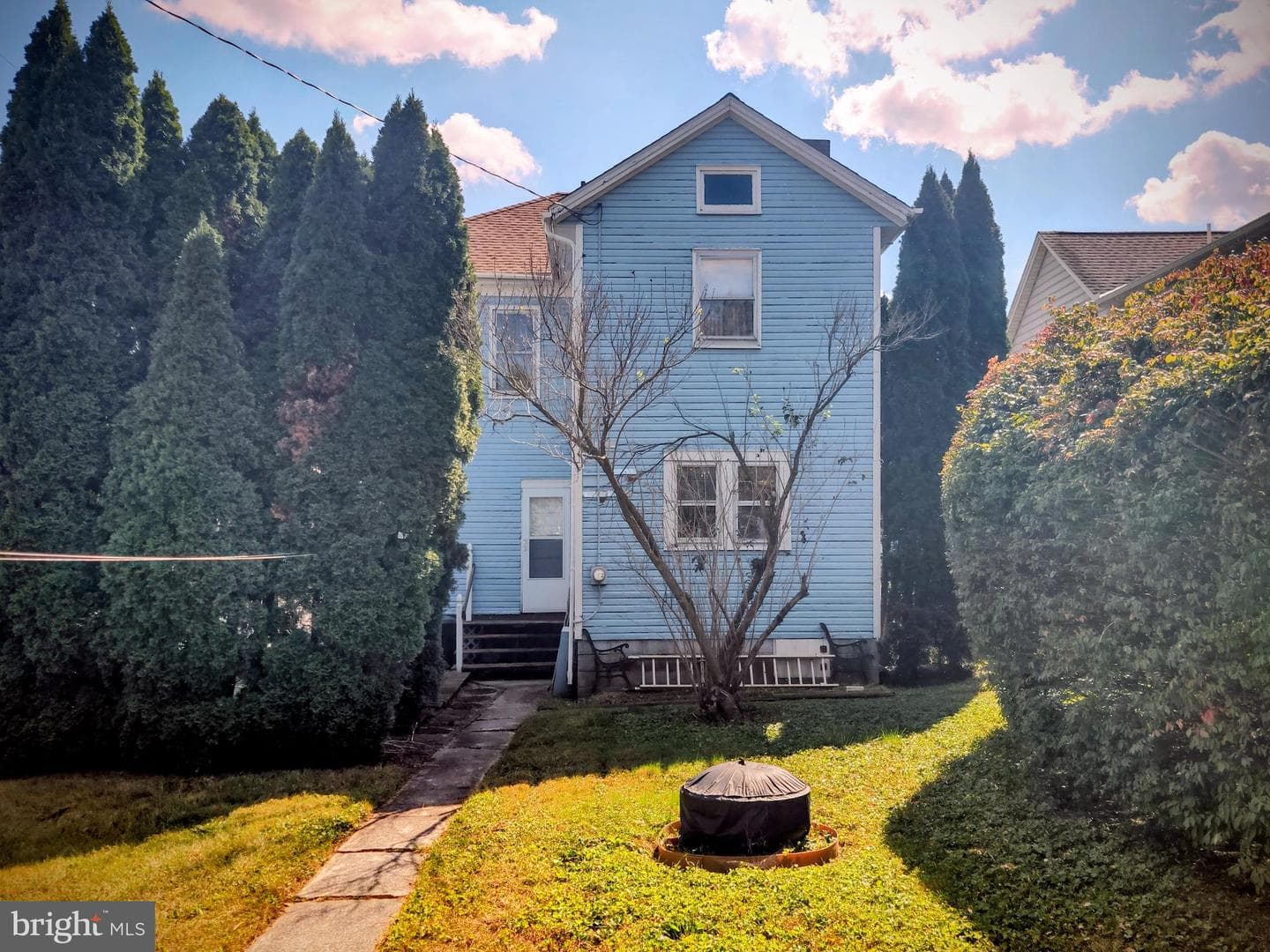 216 Charles Avenue photo 3