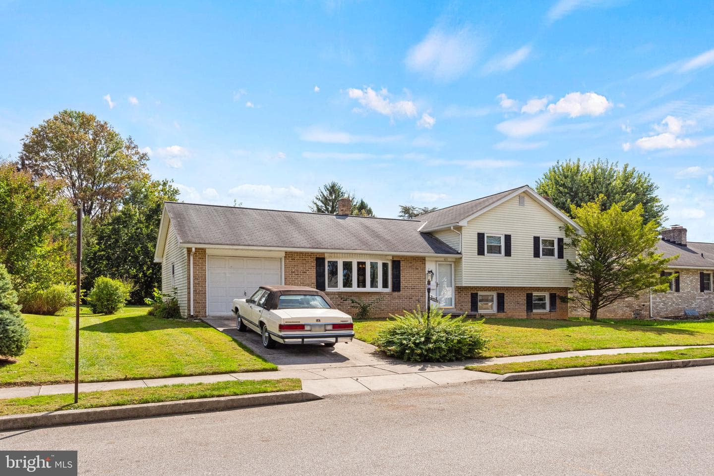 405 Clearview Road photo 3