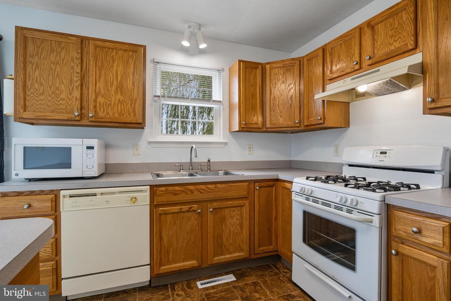 4013 Somerset Road photo 12