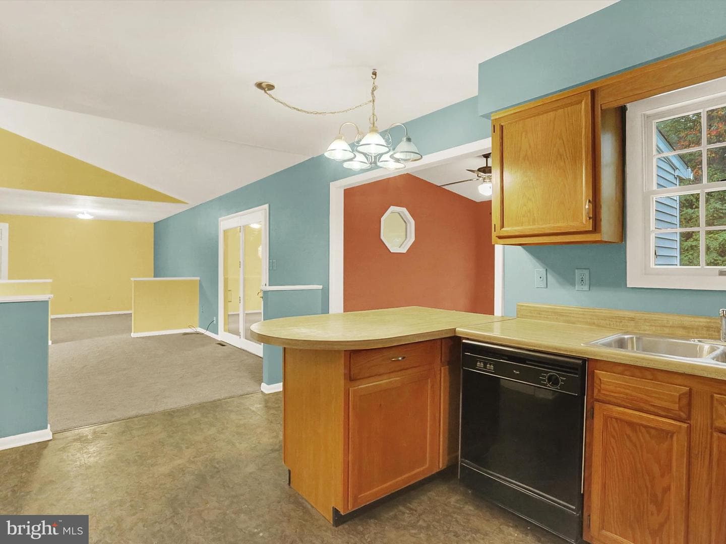 317 Hillcrest Drive photo 13