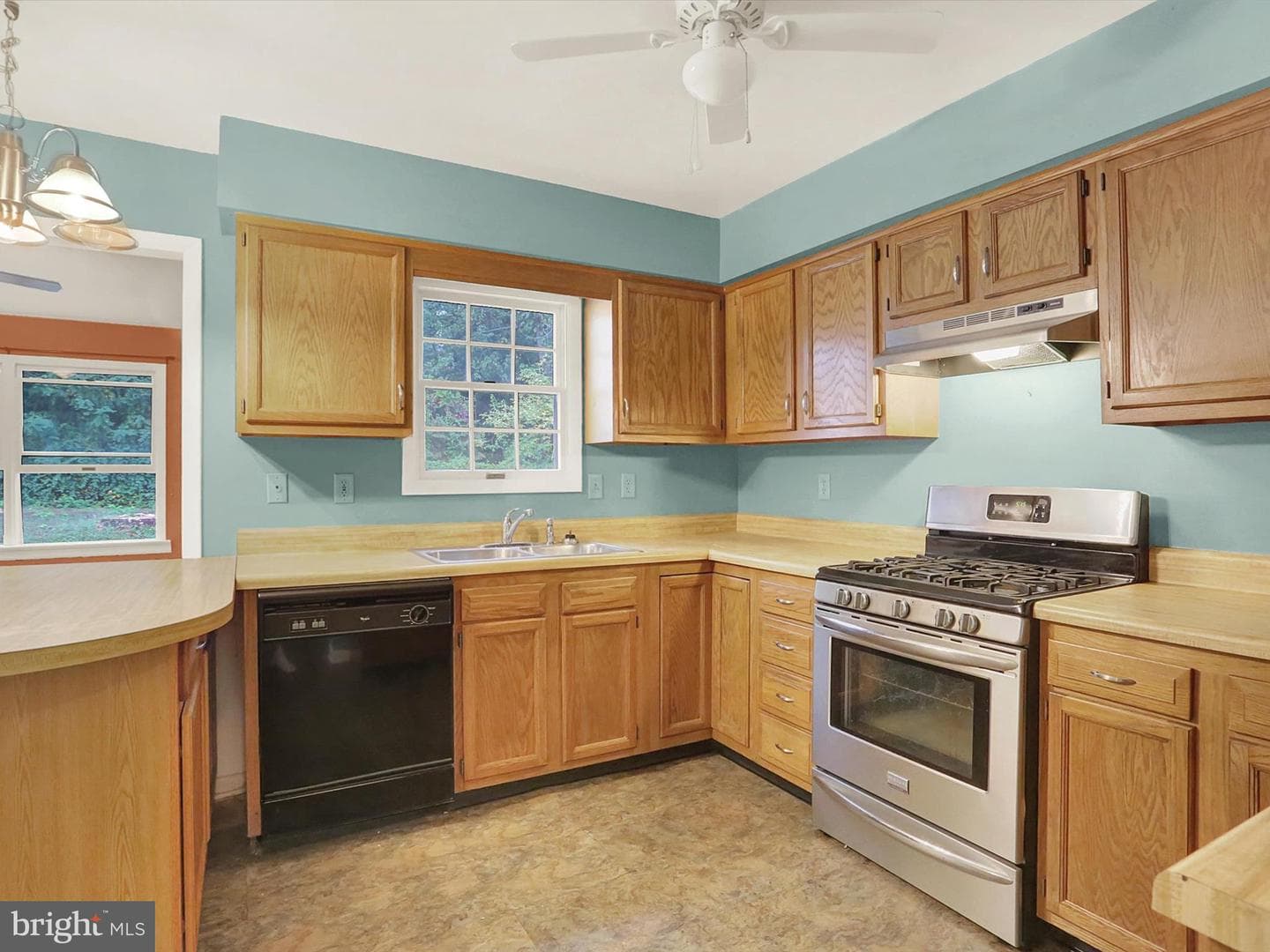 317 Hillcrest Drive photo 15