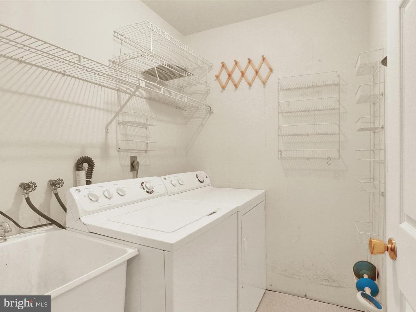 317 Hillcrest Drive photo 20