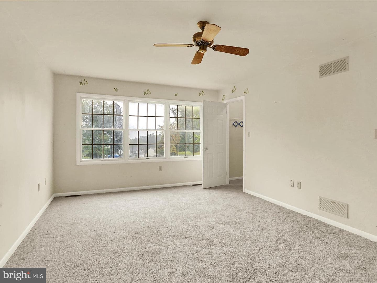 317 Hillcrest Drive photo 21